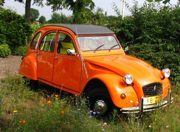 Orange 2CV